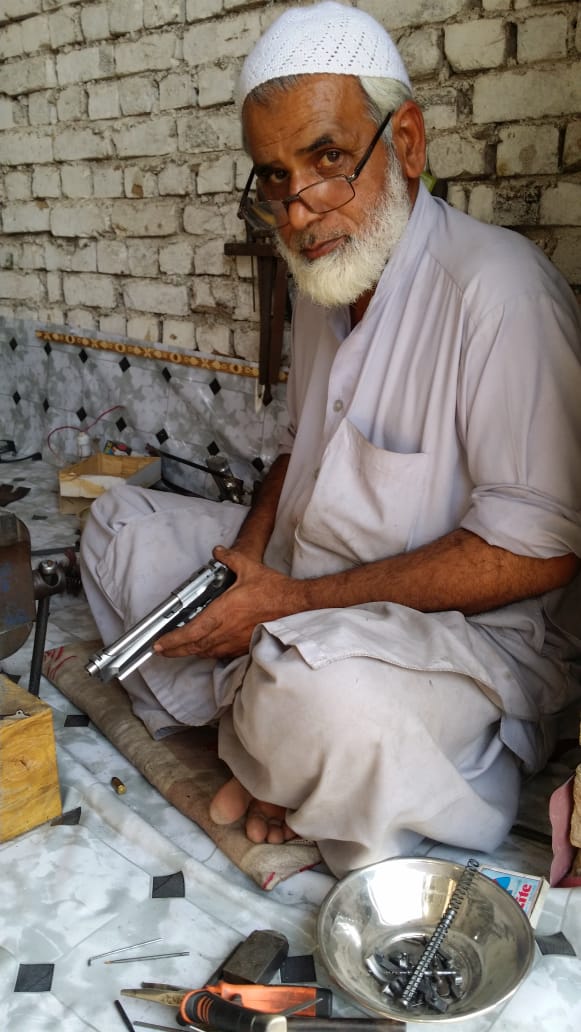 Guns physical safety gun Dara Adam Khel’s weapons industry guns for greatness | Arab News PK