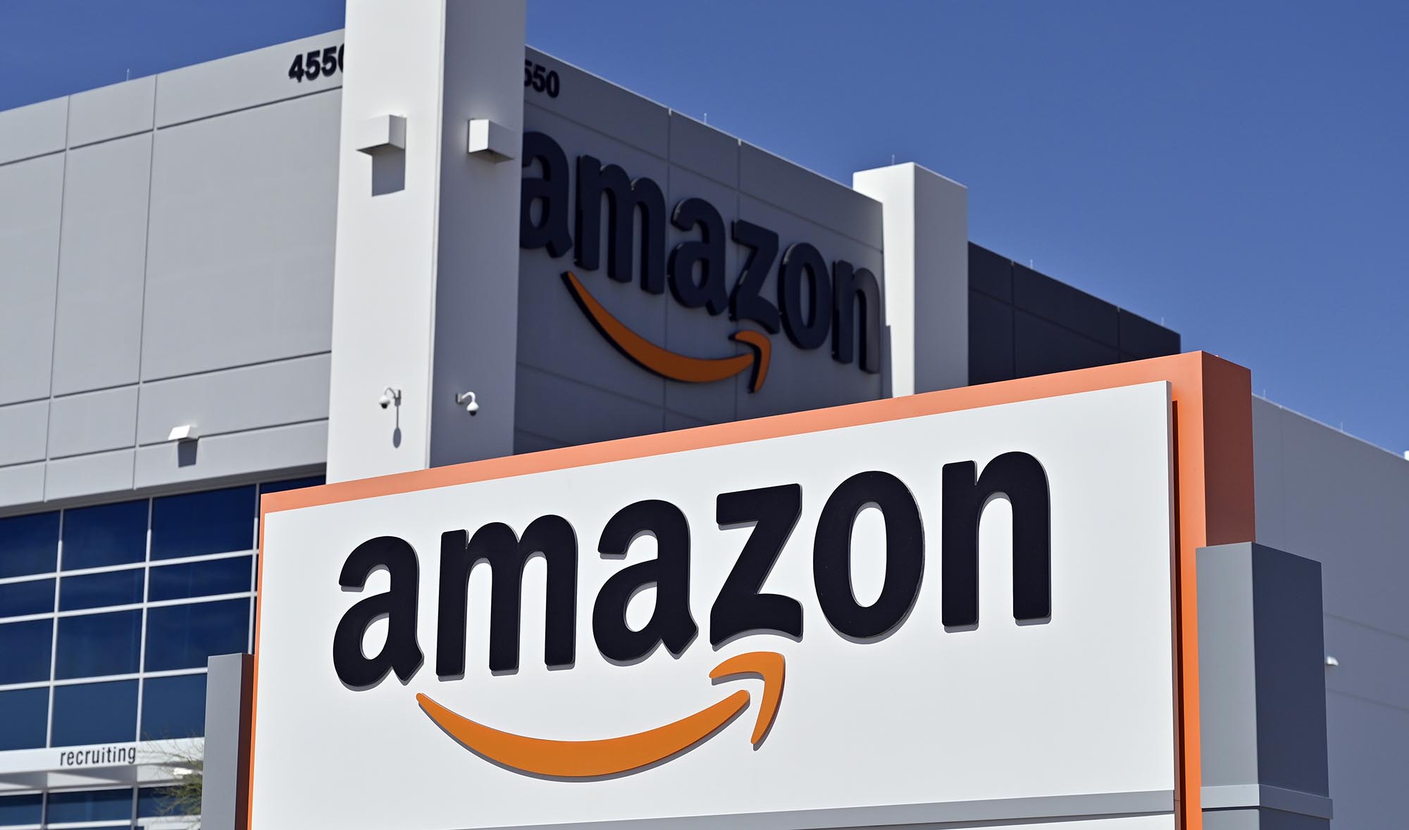 Pakistan Requests Amazon To Allow 38 Exporters To Sell Directly On E Commerce Platform Arab News Pk