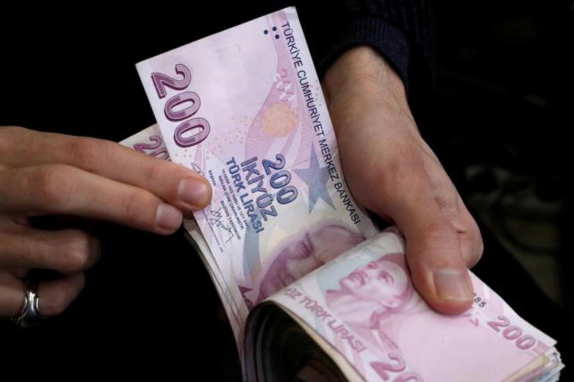 Turkish lira hits record low on geopolitical concerns | Arab News PK