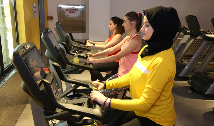Golds Gym opens new Abha Club Arab News PK