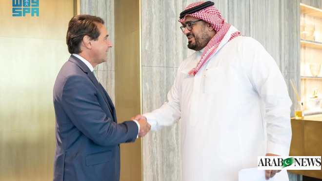 وزير الاقتصاد السعودي يستقبل سفير البرتغال لدى المملكة العربية السعودية