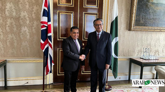 وزير الخارجية الباكستاني يجتمع مع وزير المملكة المتحدة لبحث الإصلاحات التجارية والاقتصادية والانتخابات