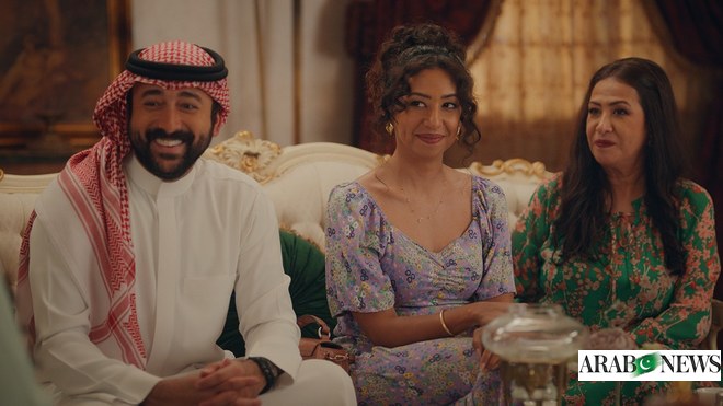 تتناول الدراما الكوميدية السعودية “Crashing Eid” التي تنتجها Netflix أحد المحرمات الرومانسية في قلبها