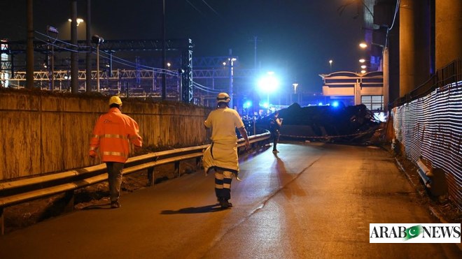 مقتل 20 شخصا على الأقل بعد سقوط حافلة من جسر البندقية