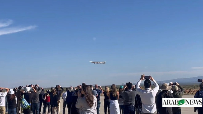 يعود مغامر باكستاني من دبي بعد رحلة تاريخية في الفضاء