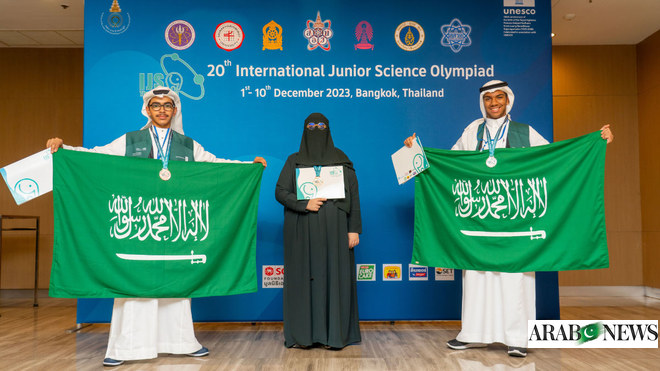 الطلاب السعوديون يتألقون في مسابقة علمية دولية