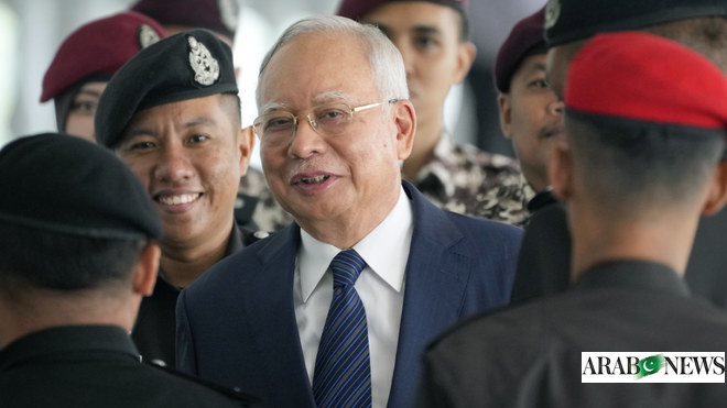 被监禁的马来西亚前总理纳吉布·拉扎克寻求在软禁中服完剩余刑期