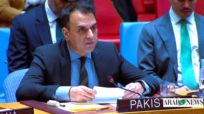 Pakistan urges diplomacy on Iran nuclear issue, warns sanctions would hurt civilians