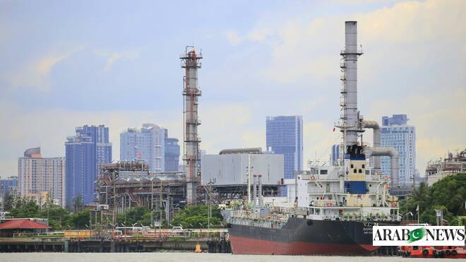 海上保険会社、中東での保険契約の解約と価格改定を検討中