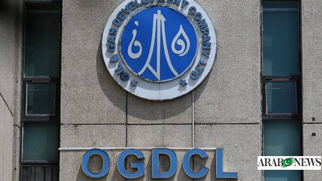 Pakistan lets oil companies regulate supply to curb hoarding amid Gulf tensions