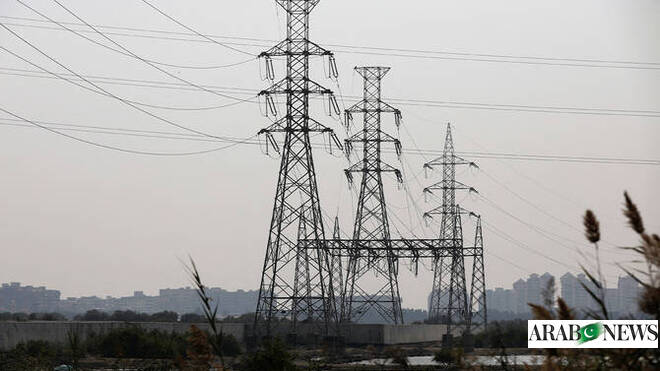 Pakistan says 5,500MW LNG capacity idle amid gas shortages