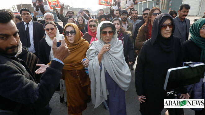 pakistan-cybercrime-agency-summons-ex-pm-khan-s-sister-over-offensive
