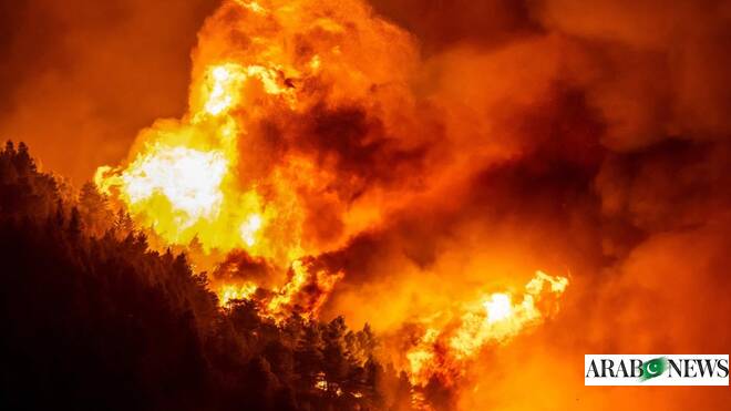 Hundreds evacuated from resorts in Croatia and Greece as wildfires stretch across Europe