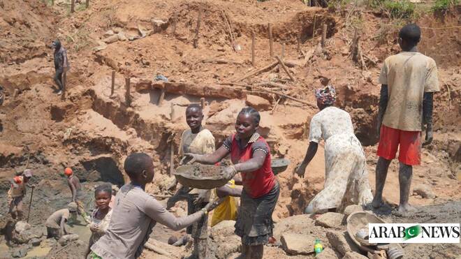 Mobile gold miners in eastern Congo complicate health workers' efforts to contain Ebola