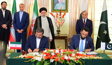 Pakistan, Iran agree to increase bilateral trade to $10 billion, sign eight MoUs