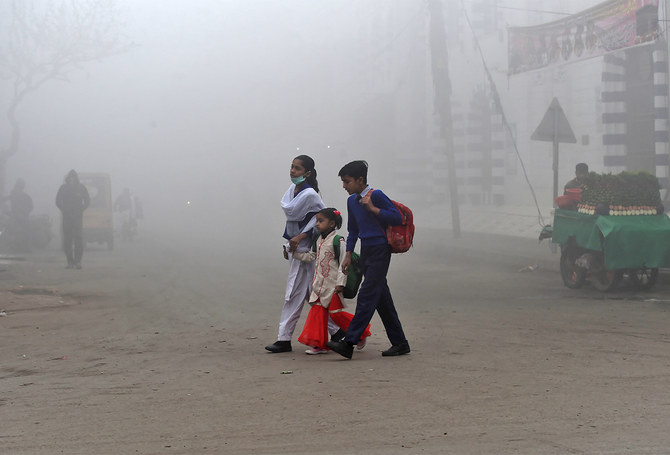 Punjab orders closure of schools, private workplaces on Mondays as smog  situation worsens in Lahore | Arab News PK