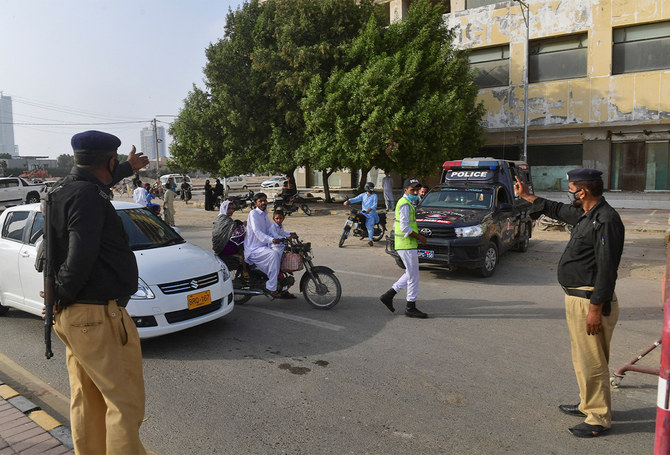 7,500 criminals to be e-tagged in southeastern Pakistan as street crime rises in Karachi | Arab News PK