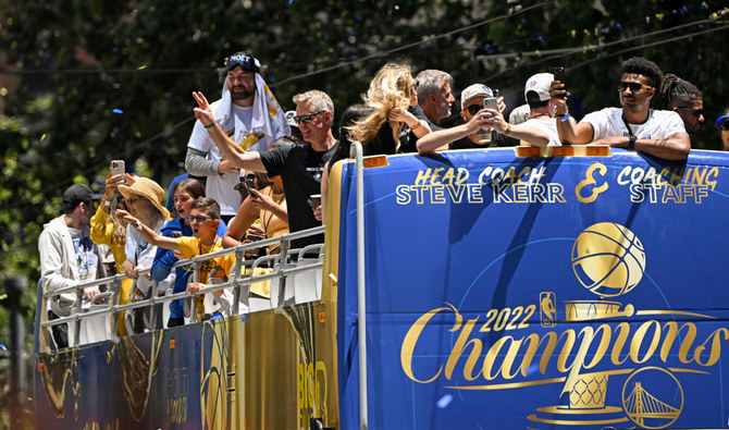 Steph Curry Shows Off Chain Ahead of Warriors Championship Parade