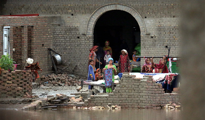 Floods rob people of lives and homes in southern Pakistan | Arab News PK
