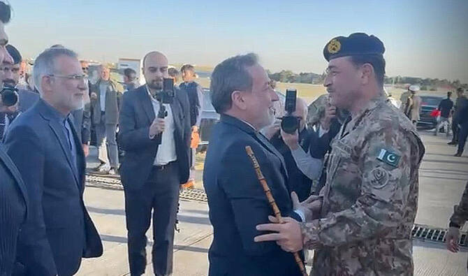 Pakistan army chief arrives in Tehran as push grows for second round of US- Iran talks | Arab News PK